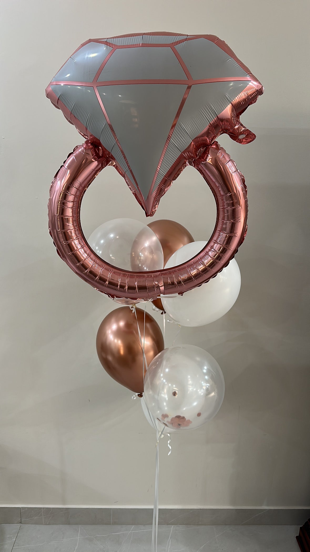 Diamond Ring, helium balloon